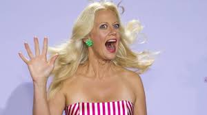 Barbara schöneberger ungeschminkt und ihre fans lieben es 21.04.20, 09:42 uhr Instagram Video Barbara Schoneberger Als Huhn