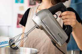 It also comes with a smoothie attachment. The Best Hand Mixer For 2021 Reviews By Wirecutter