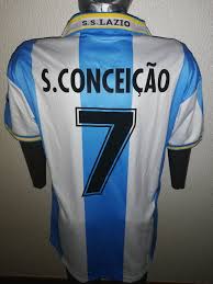 En plus d'être à la lutte dans la course à la qualification en ligue des champions. Camisolas Antigas Futebol Home Facebook
