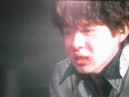 純とれいちゃんの出会いがあります。 雪の中の小屋で尾崎豊の話しで急接近し、 尾崎豊i love youのメロディーとともに別れを迎える。 れいちゃんが残した雪の足跡は、一度振り返った跡があり、 なんとも言えない寂しい気持ちになり. Revue åŒ—ã®å›½ã‹ã‚‰ 89å¸°éƒ· Scene2 Thought Of The Flower