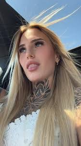 Vanessa Hanna's Instagram, Twitter & Facebook