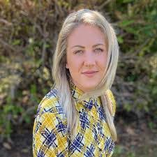 Tracy Chandler's Instagram, Twitter & Facebook