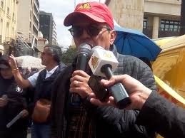 El presidente de la ade, william agudelo, dijo que la decisión y en bogotá, las uci todavía están con una ocupación por encima del 70 por ciento, argumentó william velandia, presidente de fecode. Los Que Mueren Por La Vida No Pueden Llamarse Muertos Companero Y Camarada William Agudelo Presente Presente Presente
