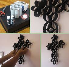Ces tubes en carton peuvent être utilisés pour réaliser des objets déco et pratiques pour la maison. Decoration Murale Diy En Rouleaux De Papier Toilette Vides
