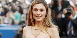 Rien ne prédestinait julie gayet, fille d'un chirurgien et d'une antiquaire à une carrière artistique. Who Is Julie Gayet Dating Julie Gayet Boyfriend Husband