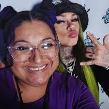 In need of someone to make me invitations asap the person that was going to  make them backed up