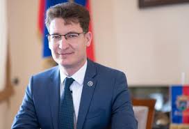 Check spelling or type a new query. Cser Palkovics A Buszmenetrend Botrany Utan A Felelosseg Az En Nevem Mellett Lesz Amig Csak Polgarmester Vagyok Szmo Hu