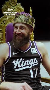 HALFTIME: Kings trail at the break,...