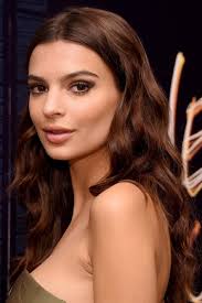 Ti spieghiamo di cosa si tratta nel dettaglio e a chi stanno bene. Capelli Castani 10 Sfumature Ispirazioni Dal Cioccolato Al Bronde