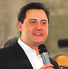 Terça-feira Motorista bêbado bate em praça e paga fiança de R$ 29 mil Veja  o que verificar na hora de comprar o material esc