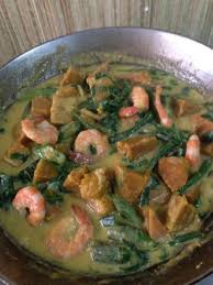 Just add shrimp to this dish and your family will definitely feel more special. Guinataan Sitaw And Kalabasa String Beans And Squash Stew