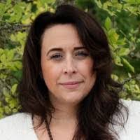 Brenda Raab's Instagram, Twitter & Facebook