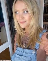 The irish beauty cuddled up to the iconic love island narrator at a swanky event held at 100. Laura Whitmore Enlists The Help Of Friend Iain Stirling To Tidy Up Her Closet For Charity