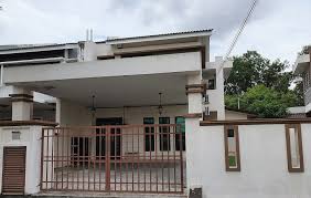 Bandar saujana utama 2 is located 1.9 kilometre away from expressway e35 gce (kuang); End Lot Nicely Renovated Double Storey Link House Bukit Saujana Saujana Utama Amaz Empire Property