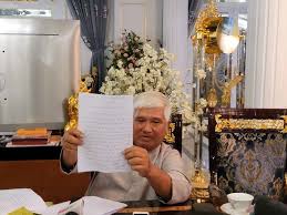 Bà nguyễn phương hằng (vợ ông huỳnh uy dũng, tức đại gia dũng 'lò vôi' ở tỉnh bình dương) đã tố cáo đích danh lương y võ hoàng yên có hành vi lừa đảo, ăn chặn tiền cứu trợ của vợ chồng mình. Yqqyejhsf4b35m