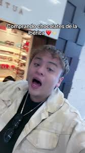 Comprando chocolates de la Ibérica en Arequipa