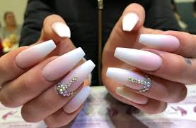 Baby boomers dipandang sebagai generasi yang ceria, idealis, mampu membangun dunia, serta mengakhiri kemiskinan dan perang. Babyboomer Nails Roztomily Trend Ktery Si Ziska I Vas Fashionmagazin Cz Nagel Inspiration Babyboomer Nagel Glitzer Babyboomer Nagel