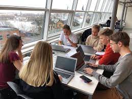 Sjölins gymnasium södermalm ligger mitt på söders höjder och erbjuder programmen ek, sa och na samt. Sjolins Gymnasium Sodermalm Photos Facebook