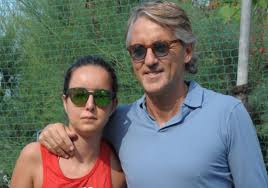He has three children, including footballers filippo mancini and andrea mancini, with his wife federica. Roberto Mancini Eta Altezza Peso Ex Moglie Figli Moglie Guadagno