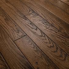 Bruce Revolutionary Rustics Oak Sleeping Bear 3 4 In T X 3 1 4 In W X Varying L Solid Hardwood Flooring 22 Sq Solid Hardwood Floors Hardwood Floors Hardwood