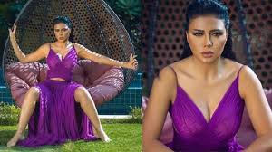 هي ابنة لأب مصري كان يعمل ظابطاً وأم سودانية كانت تعمل مضيفة جوية. Ø±Ø§Ù†ÙŠØ§ ÙŠÙˆØ³Ù ØªØªØµØ¯Ø± Ø§Ù„ØªØ±Ù†Ø¯ Ø¨Ù…Ù„Ø§Ø¨Ø³ Ø¬Ø±ÙŠØ¦Ø© Ø¹Ù„Ù‰ Ø§Ù„Ø¨Ø­Ø± Ù…Ø´Ø§Ù‡ÙŠØ±