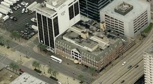 Forming the upriver boundary of the city's oldest neighborhood, the french. Renovation Of Blighted Canal Street Hotel Starts Now Canal Street Beat New Orleans Real Estate News
