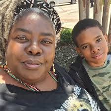 Leia Lewis (@queenleiacreates) • Instagram photos and videos