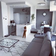 犬猫のいる暮らし トイプードルと暮らす モノトーン お気に入りの場所 モノトーンインテリア などのインテリア実例 2018 03 25 14 17 09 roomclip ルームクリップ インテリア グレー リビング インテリア グレー インテリア 家具