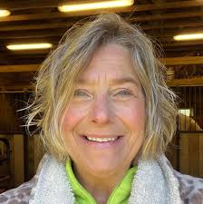 What are the details for the Reily community treasure hunt?