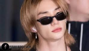 Correo electrónico de Versace a sus clientes: “Con la llegada de las  fiestas, estaremos encantados de ayudarles a reservar su visita a nuestra  tienda y explorar una cuidada selección de prêt-à-porter y