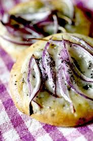 Red Onion Pizza Recettes De Cuisine Cuisine Et Boissons Recette
