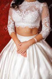 Check spelling or type a new query. Junge Braut Im Hochzeitskleid Hande Der Frauen Nahaufnahme Lizenzfreie Fotos Bilder Und Stock Fotografie Image 65036312