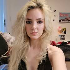 Ashley Violet (@ashleyviolent)