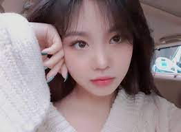 17 706 просмотров • 3 мая 2020 г. Soojin Cute Korean Girl Ulzzang Korean Girl Pretty Korean Girls