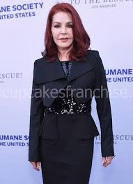 The very handsome rob marciano is an american reporter and meteorologist recently working for cnn worldwide channel. Die Unerklarliche Wahrheit Von Priscilla Presleys Sohn Navarone Garibaldi Musiker