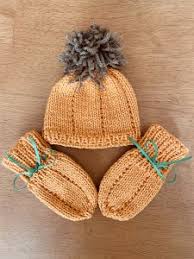 The bear hat crochet pattern will make a darling matching baby gift set with the baby cocoon crochet pattern. Knitting Patterns Galore Baby Hats 282 Free Patterns