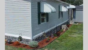 Everrock Vinyl Skirting From Skirtingdirect Com Mobile Home Skirting Small House Mobile Home