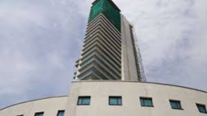 Ohne die 44 wohnungen, die bereits verkauft waren und den erwerbern mit einem aufpreis von fünf prozent wieder abgekauft wurden. Gewa Tower Aktuelle Themen Nachrichten Bilder Stuttgarter Nachrichten