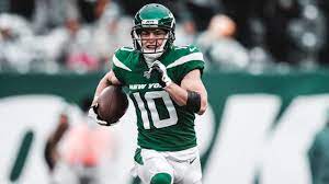 Get easy flat rate shipping on a full line of jets braxton berrios football jerseys featuring nike game, limited, eilte and alternate uniforms. Braxton Berrios Here And Ready When Opportunity Knocks