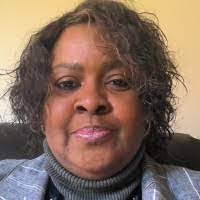 Ursula Warren's Instagram, Twitter & Facebook