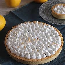 Tarte A La Rhubarbe Meringuee Topissime Une Pincee De Cuisine Recette Tarte Rhubarbe Dessert Alimentation