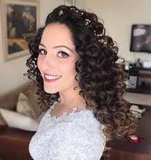 Then, after adoring a traditional bun on your wedding day, let them loose on your reception party. 20 Soft And Sweet Wedding Hairstyles For Curly Hair 2021