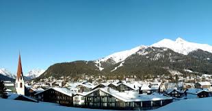Indrukwekkende berglandschappen, typische berghutten en tiroolse huisjes.alles voor perfecte winterpret. 6 Keer Winterkamperen In Tirol Oostenrijk Winter Kamperen
