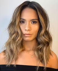 The Best Hairstyles and Haircuts for High Cheekbones - Hair Adviser