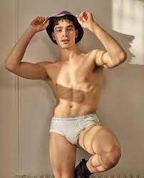 Broadway Star Isaac Cole Powell : r/tightywhities