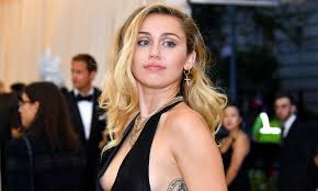 Born destiny hope cyrus, november 23, 1992) is an american singer, songwriter, and actress. Miley Cyrus Gets Back To Werk Dancing In Her Bikini Vanity Fair