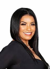 Andrea Oneal's Instagram, Twitter & Facebook