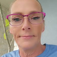 Sharon Chesson's Instagram, Twitter & Facebook