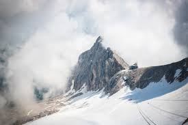 La funivia marmolada non è riservata solo agli sciatori. Marmolada La Funivia Che Ti Porta Sul Ghiacciaio Piu Alto Delle Dolomiti