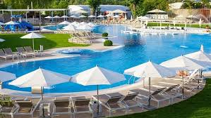 Cazare in brasov, 3* sau 4* sau 5* / acceptam tichete de vacanta. Travelminit Ro 190 000 De NopÅ£i De Cazare PlÄtite Cu Vouchere De VacanÅ£Ä In Vara Lui 2019